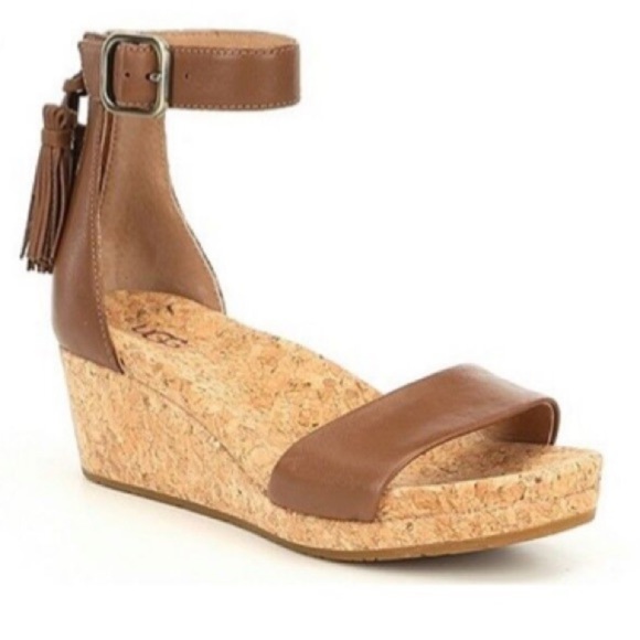 Ugg Zoe Wedge Sandal - Picture 1 of 10